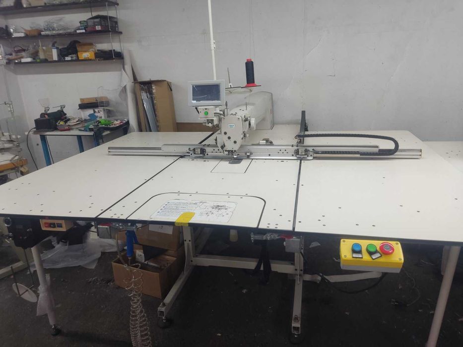 Шевна машина с програмируеми шевове и лазер за изрязване на кройки