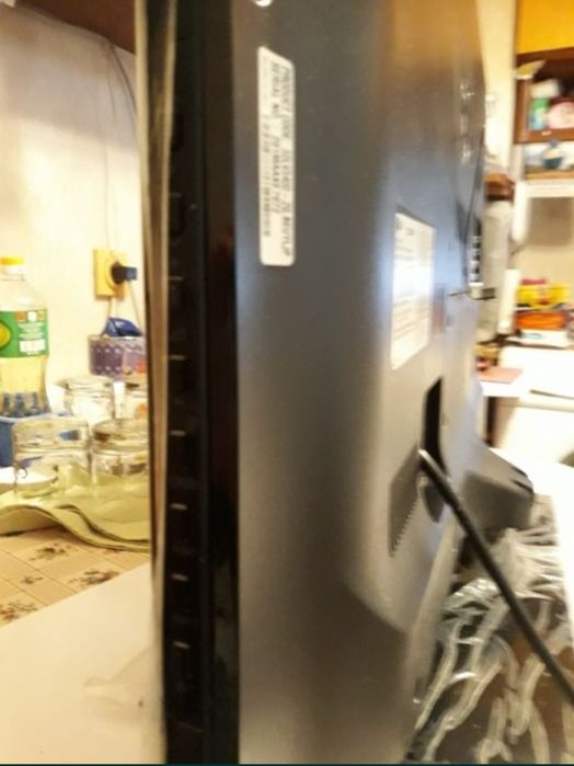 Продавам нов LED телевизор LG.