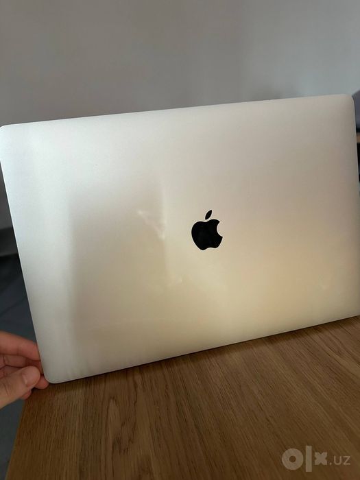 Macbook pro I7 16/256