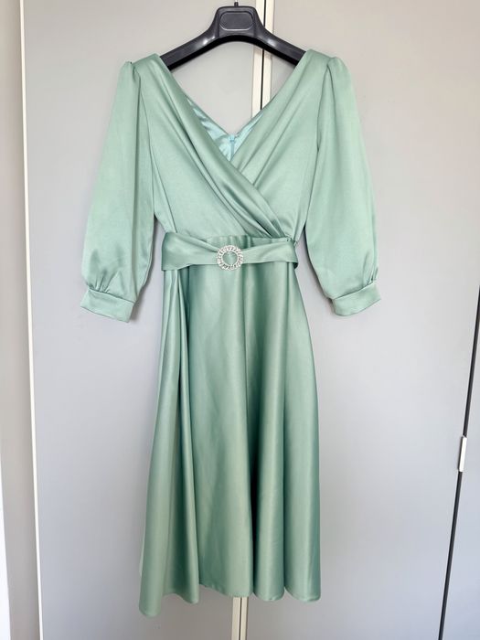 Vand rochie verde menta marime M noua fara eticheta