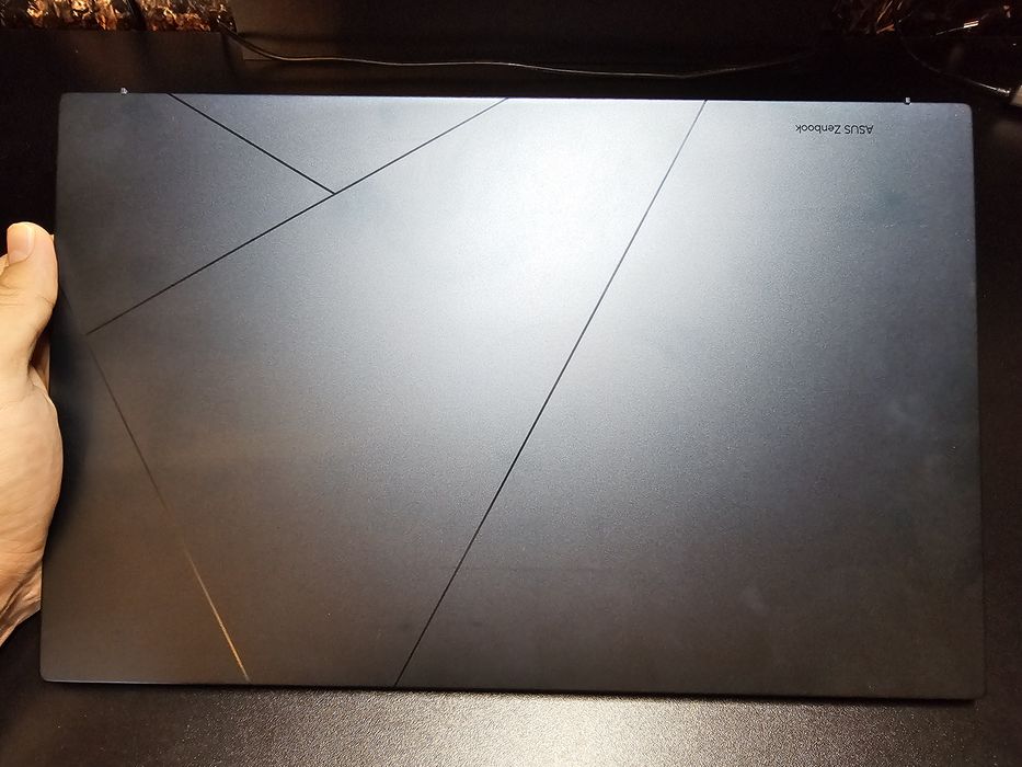 Лаптоп Asus Zenbook 15, Ryzen 5, 16 GB DDR5, 1TB