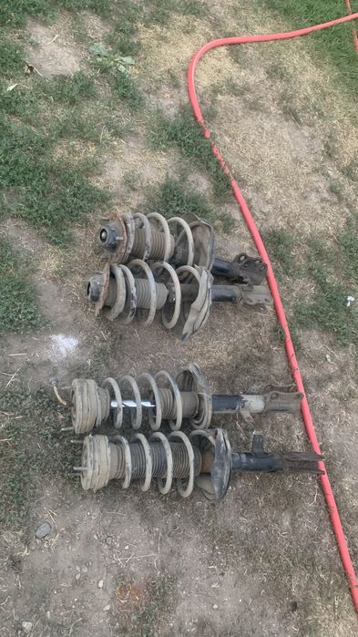 амортизаторы в сборе