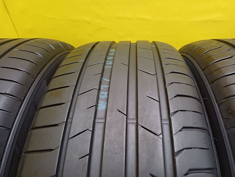 Шины 255 55 R18 Toyo комплект