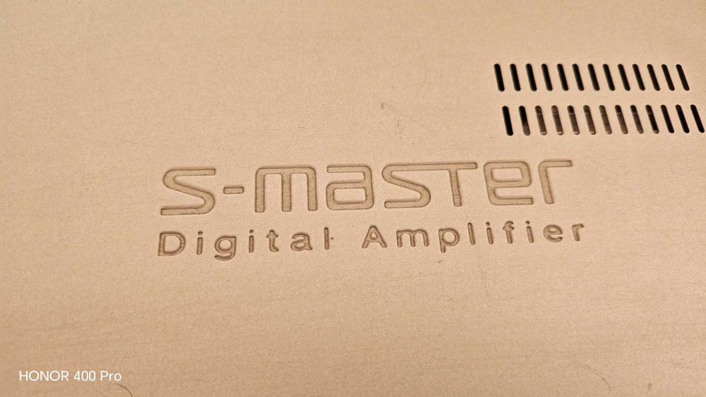 DVD/CD Player Sony HCD-DZ810W