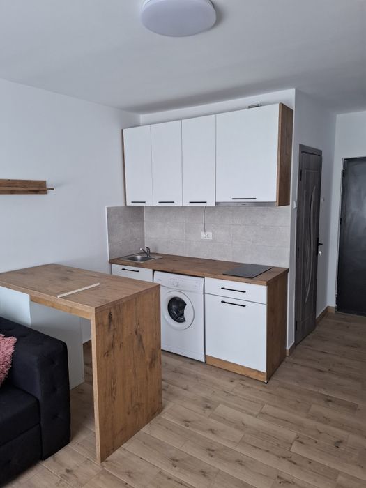 Închiriez garsoniera