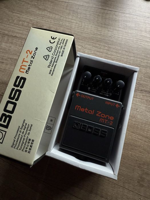 Гитарная педаль Boss MT-2 Metal Zone
