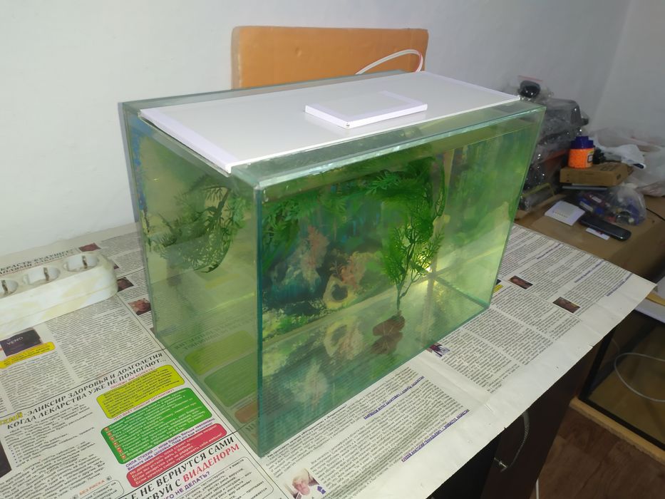 Аквариум 17л + бонусы и рыбки.