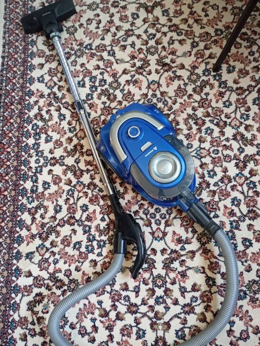 Пылесос Magna 2000 W в отличном состоянии