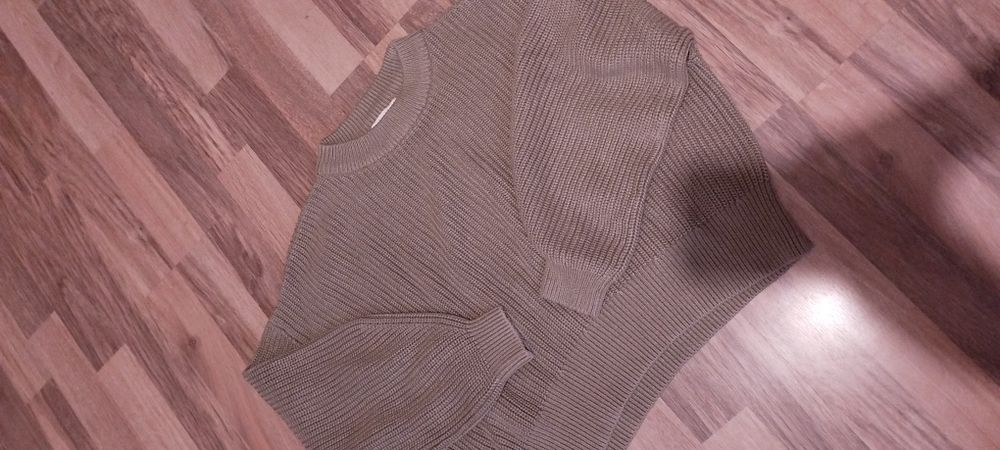 Пуловер на H&M .