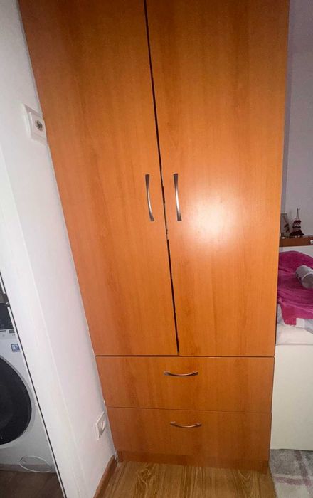 Продавам Гардероб