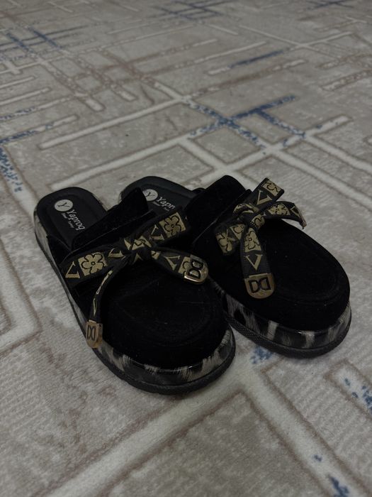 Тапочки для дома, чёрные, гепардовый принт