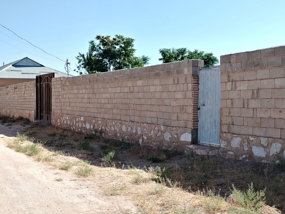 Ховли сотилади. ер майдони 18 сотих