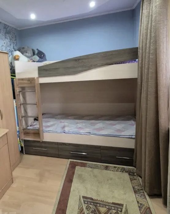 Кровать двухъярусная