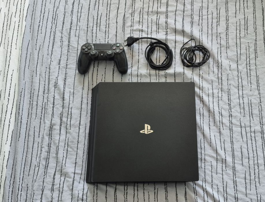 PS4 Pro 1Тб с джойстик