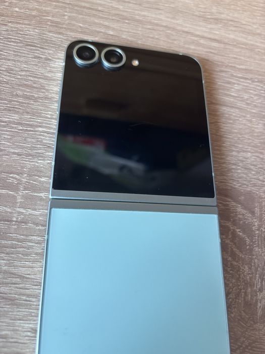 Samsung galaxy Z FLIP 6