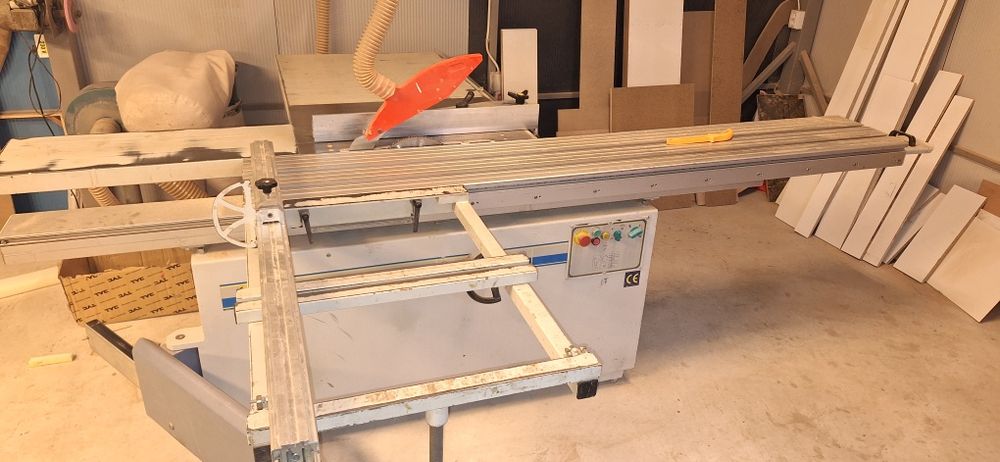 Circular cu masă culisanta