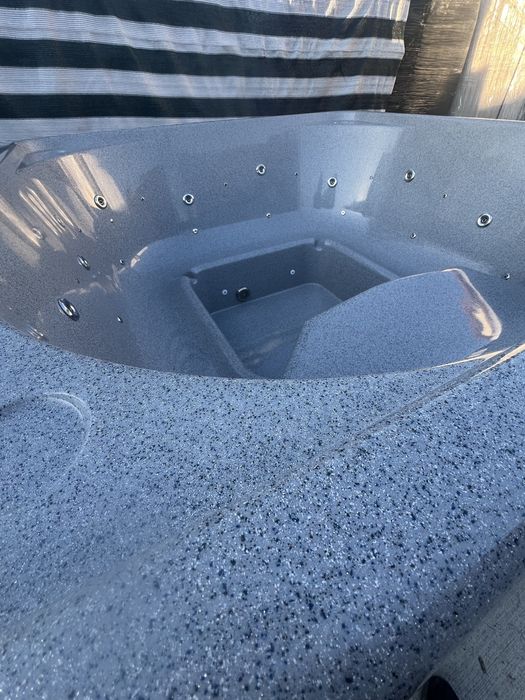 Ciubar patrat 2.2m x 2.2m