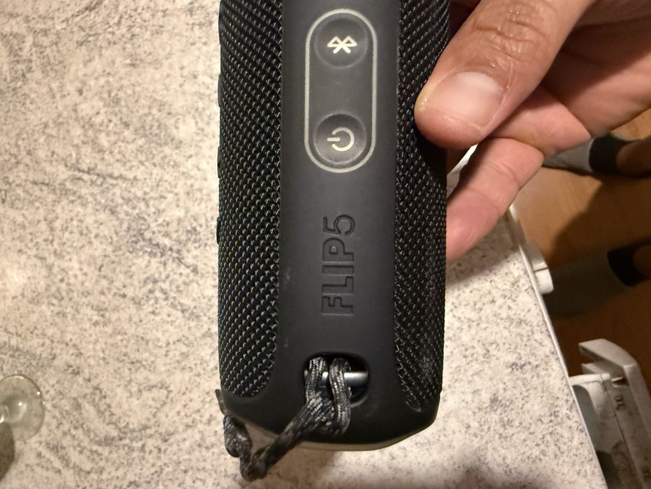 Безжична колонка JBL