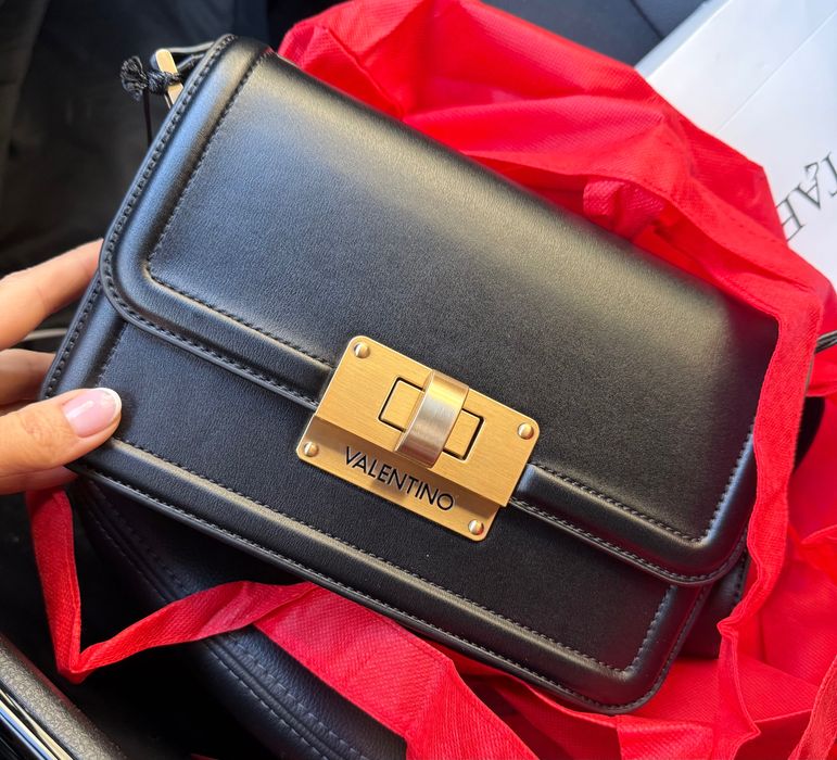 Черна дамска чанта Valentino