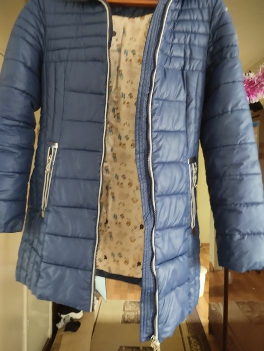 Продам пальто для девочки