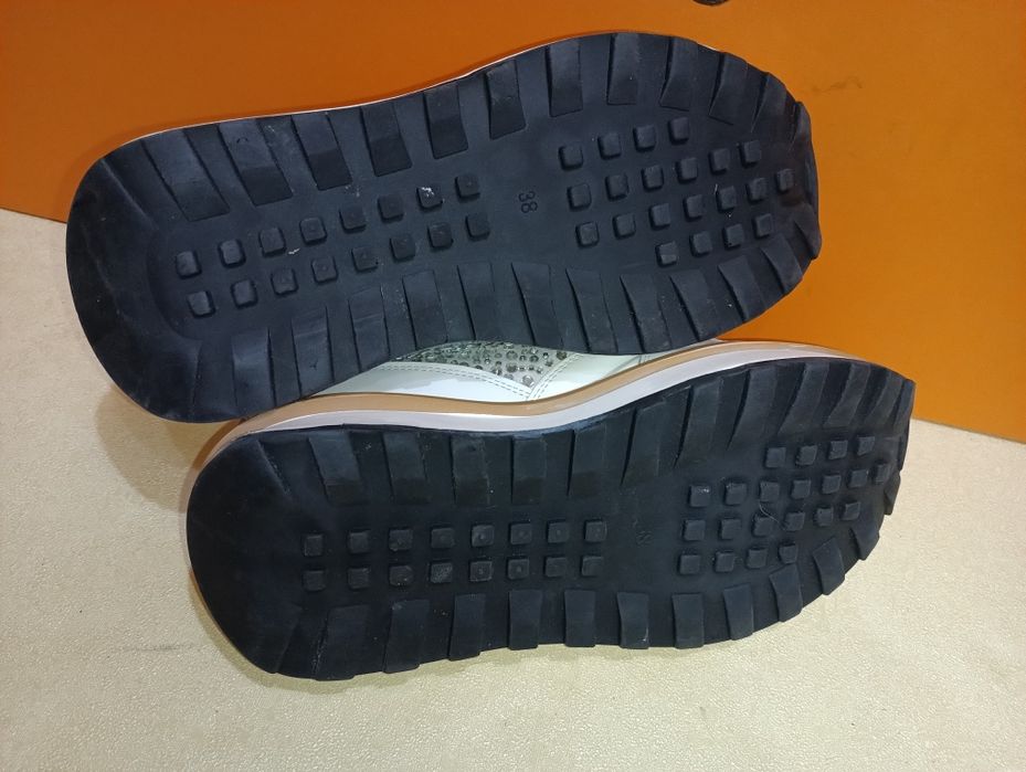 Kenneth Cole сникърси N 38 - 35 лв