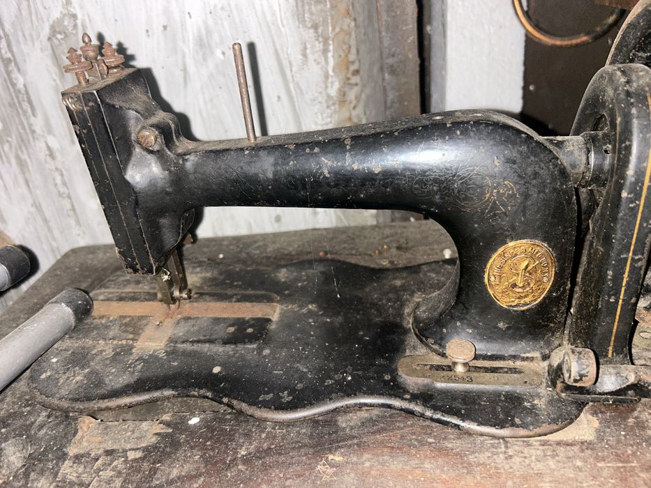 Masina de cusut SINGER antica