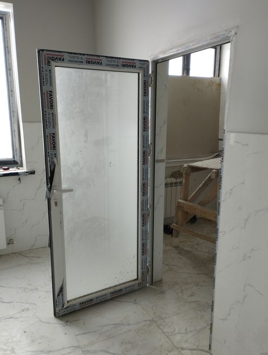 Алюминиевый дверь холодный серый