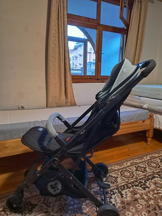 детска количка сгъваема ЛОРЕЛИ МИЛА алуминиева в Бургас 80 лева