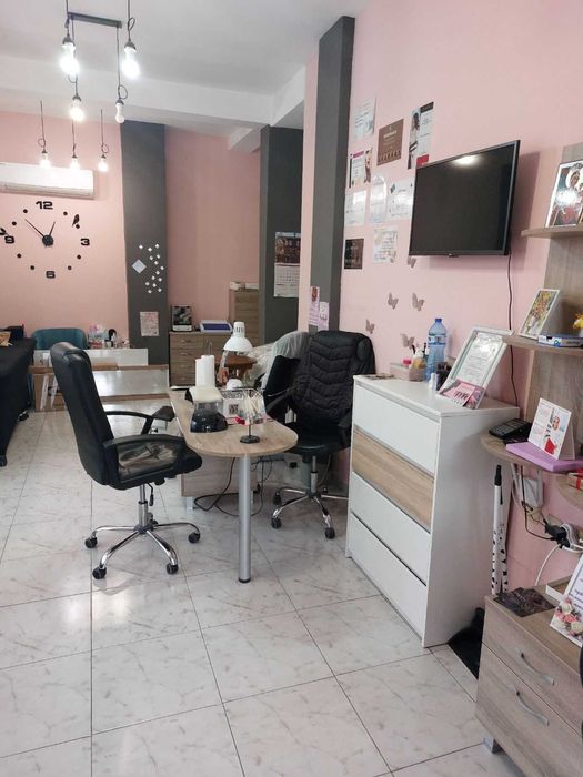 Дава се под наем Магазин в Бургас, Меден рудник - зона А - 43 кв.м за 200 € - Снимка #2