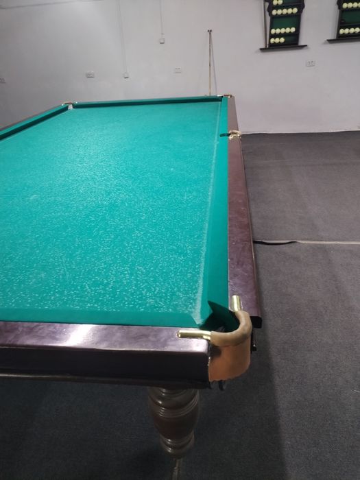 Бильярдный стол сотилади