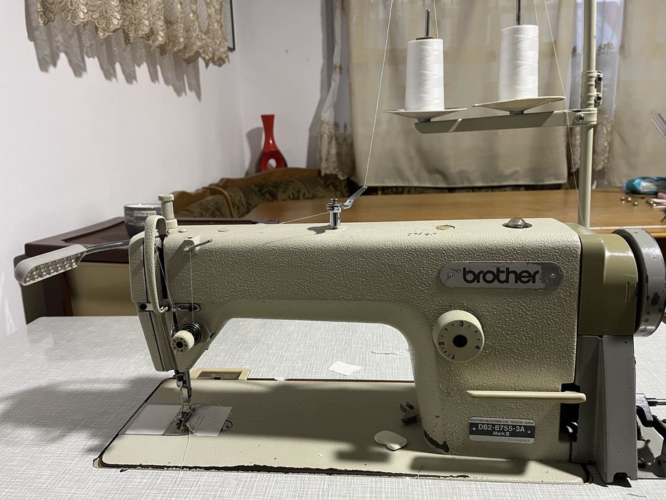 Vând și repar mașini de cusut și piese de schimb