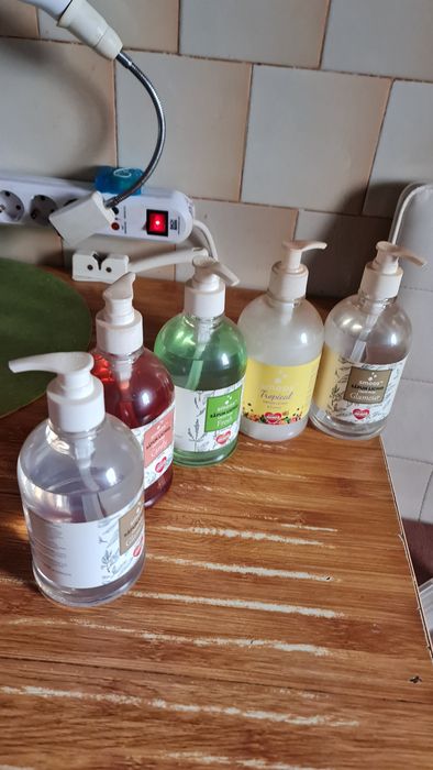 Ceara de albine 98% puritate ,sapun lichid si solid. Pret 38 lei /