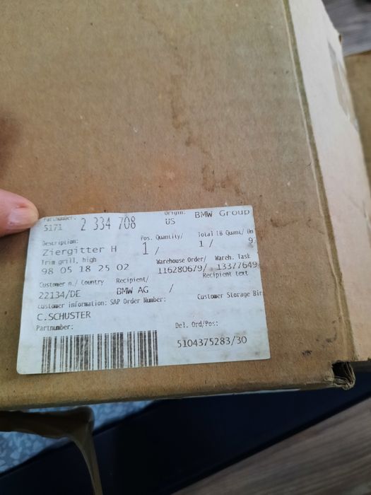 Vând grile BMW  noi