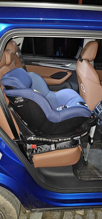 Britax - Scaun auto rotativ cu baza inclusa Dualfix M Plus i-size