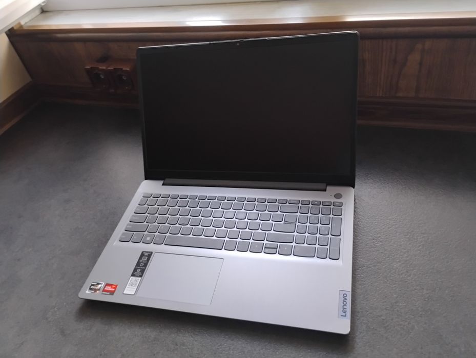 Laptop Lenovo - Ryzen 5 - 5000serie - 24gb - Rx Vega 7