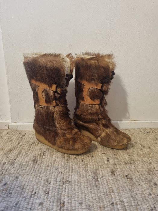 Cizme blana, deosebite, La Mondiale 38