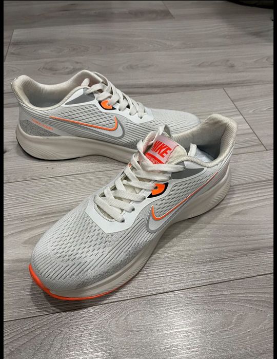 Продам кроссовки  41