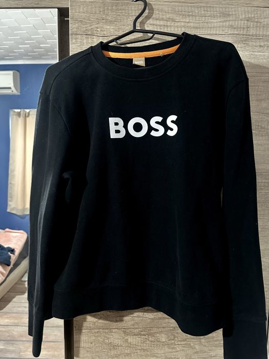Пуловер BOSS - много запазен