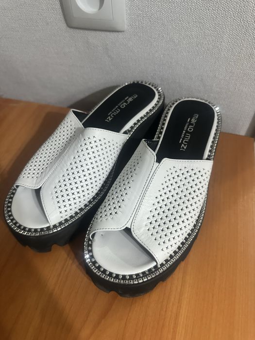 Продам красивые шлепки