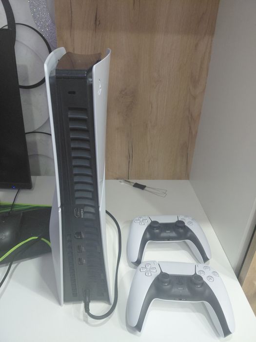 Пс 5 слим 1 TB  с дисководом