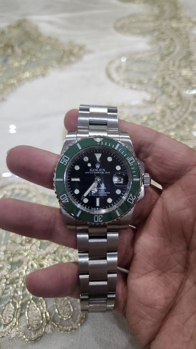Rolex submarine sotiladi