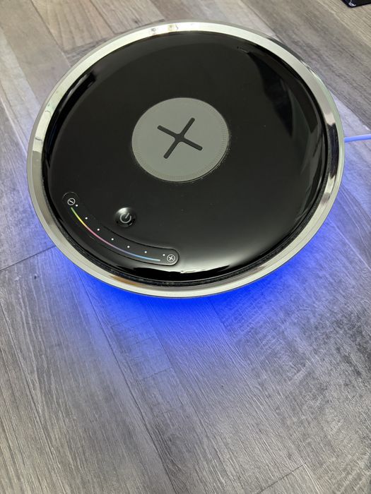 Incărcător telefon wireless si lampă RGB
