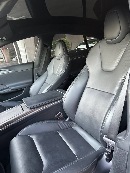 Tesla model S plaid