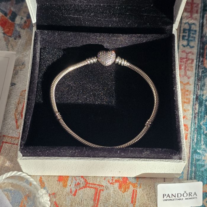 Продам браслет Pandora