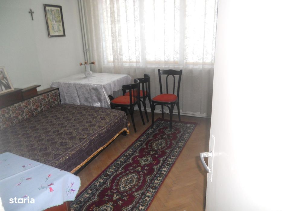 Centru-zona Muzeului de Istorie