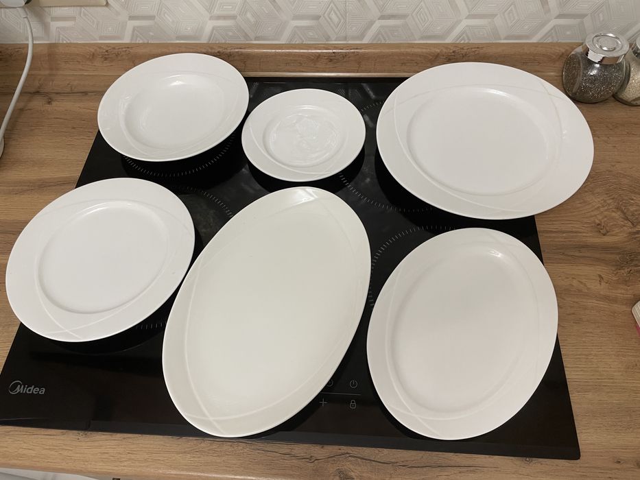 Продам сервиз (набор тарелок)