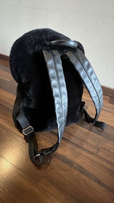 Reducere !Rucsac mare blana neagra