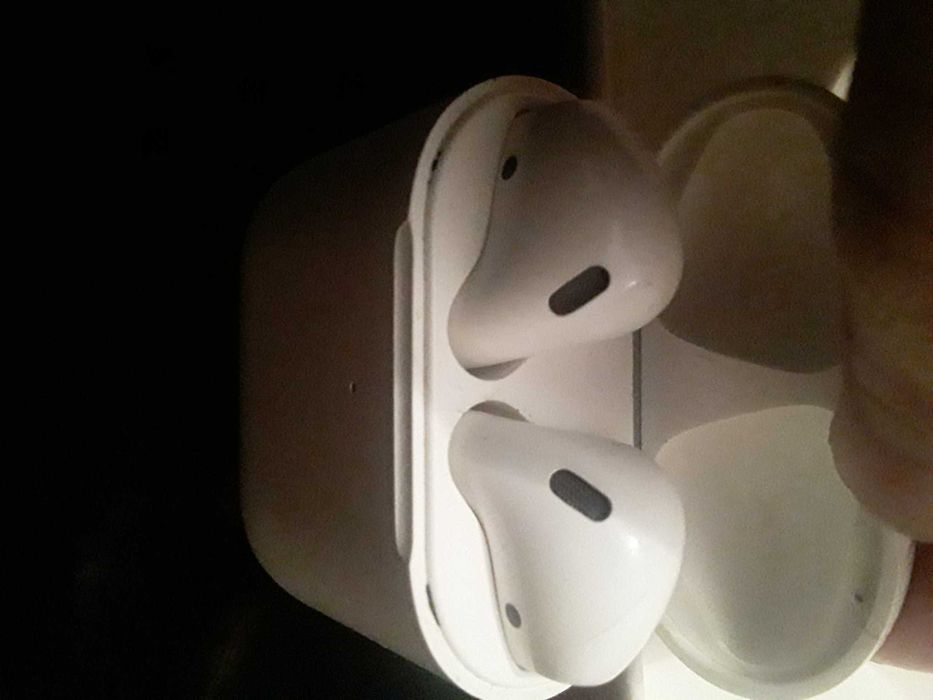 AirPods наушники