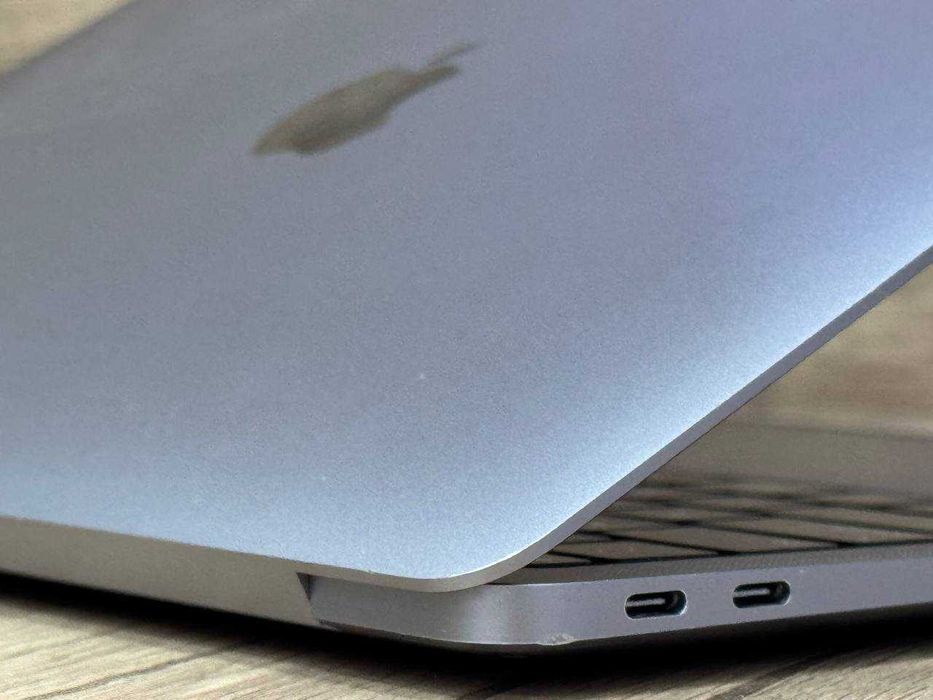 б/у MacBook Air 13” M1 / 8Gb / 256 Gb Grey