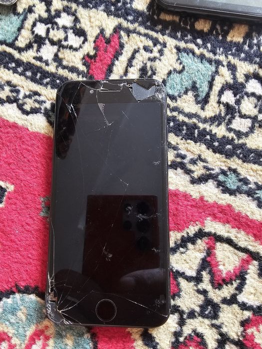 Iphone 7 продам .